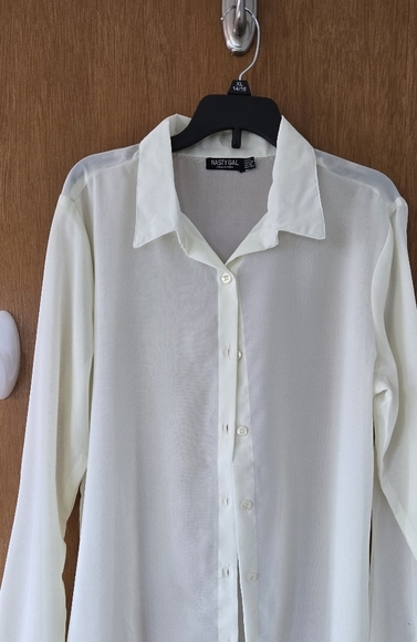 Nasty Gal, White Button-Up Shirt Size M.. - Picture 1 of 7